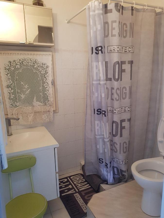 Studio Pour 3 Personnes Au Calme Dans Villa Nizza Exterior foto