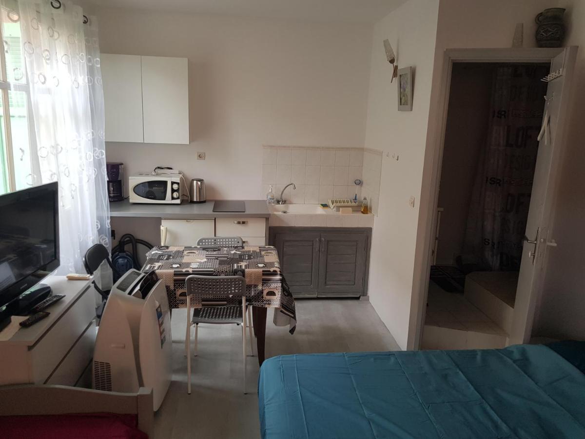 Studio Pour 3 Personnes Au Calme Dans Villa Nizza Exterior foto