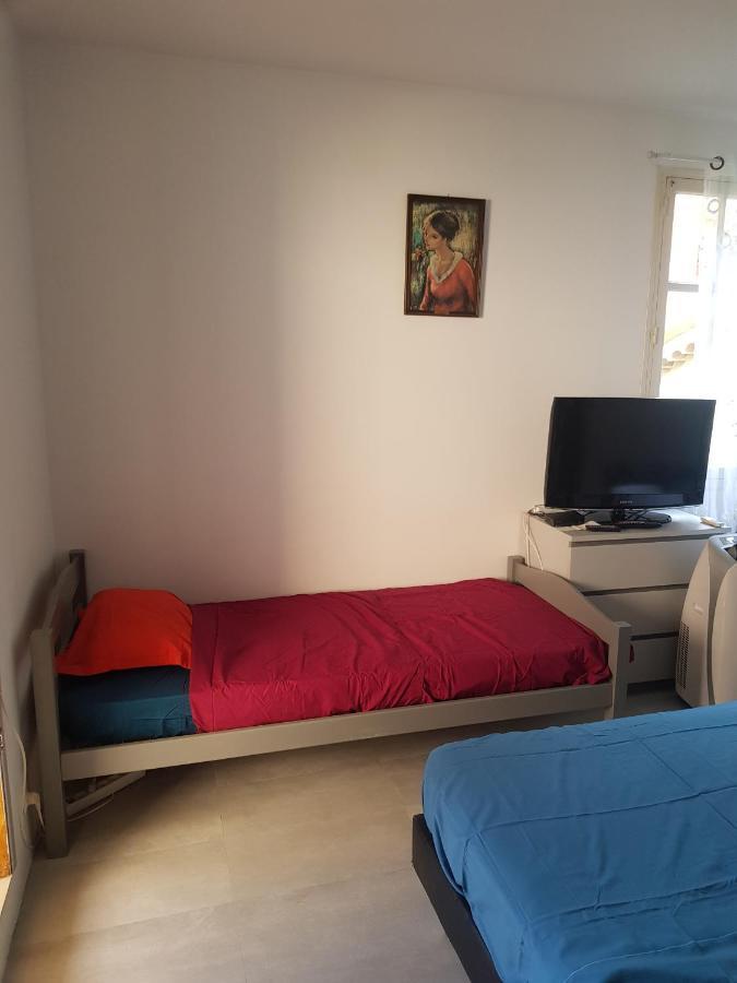 Studio Pour 3 Personnes Au Calme Dans Villa Nizza Exterior foto